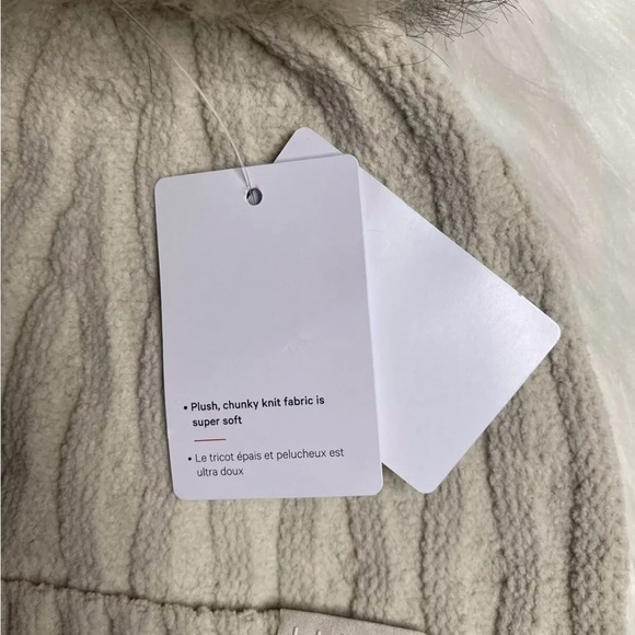 Lululemon - Picture 3 of 5